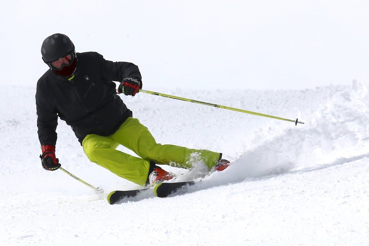 Ratgeber - Wintersport: Wertvolle Tipps für den Kauf des optimal passenden Skihelms