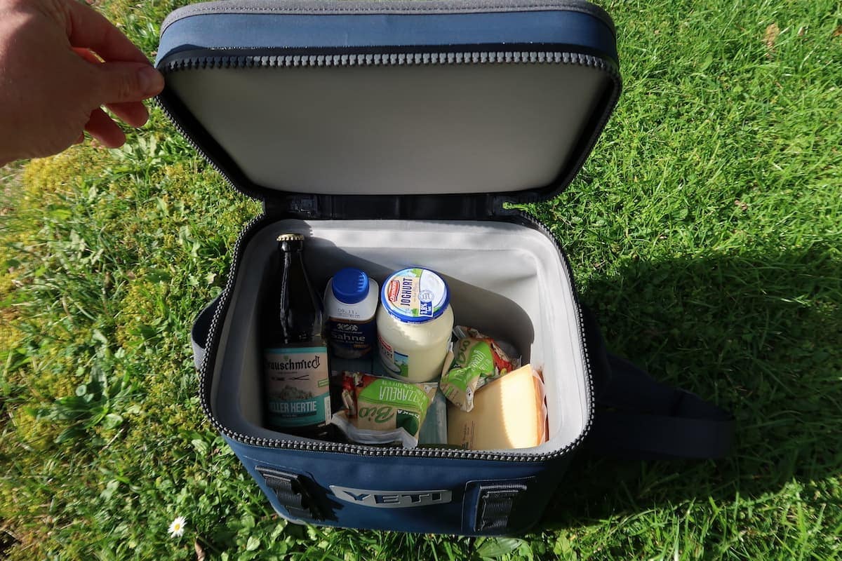 Testbericht - YETI Hopper Flip 12: Leichte Outdoor-Kühlbox mit enormer Kühl- oder Wärmeleistung