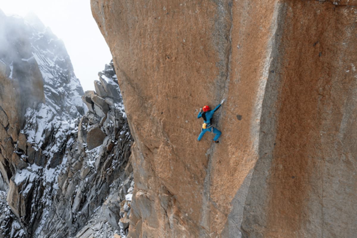 Interview - Alpenfilm Festival: „Wir sind Mahsa Amini!“ - Tom Dauer im Gespräch mit der Klettersportlerin Nasim Eshqi über die aktuelle Lage im Iran