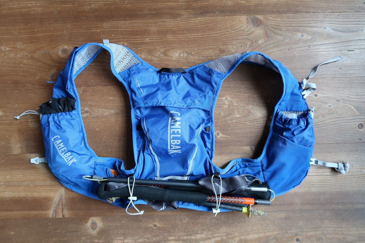 Testbericht - CamelBak Ultra Pro Vest 7L: Minimalistische Laufweste für ultralange Distanzen beim Trailrunning