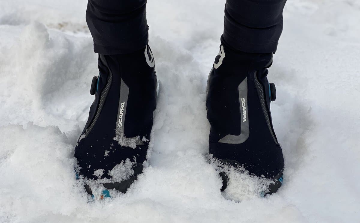 Testbericht - Scarpa Ribelle Run Kalibra G: Alpiner Laufschuh mit Boa-Verschlussystem und Polartec Windbloc Gamasche