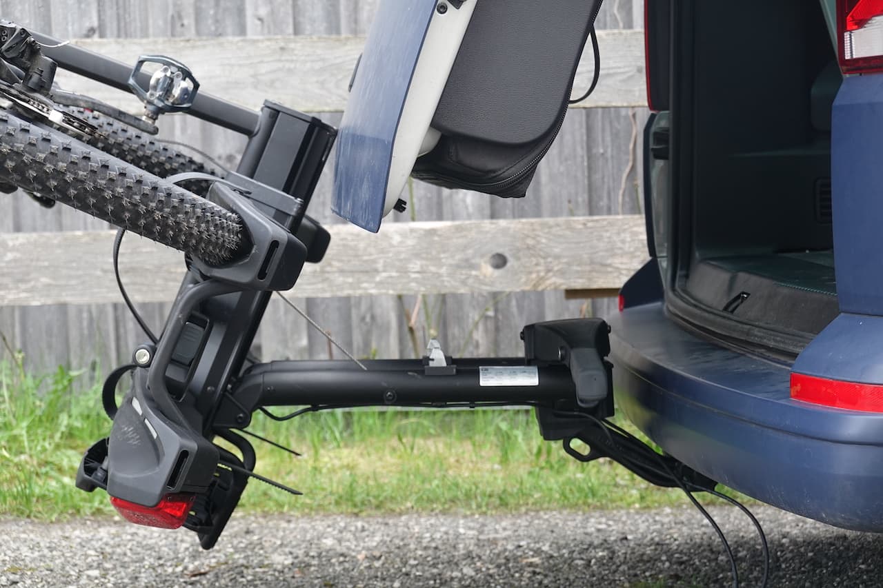 Testbericht – Thule Epos: 7 Gründe, warum der neue Fahrradträger für die Anhängerkupplung wirklich begeistert!