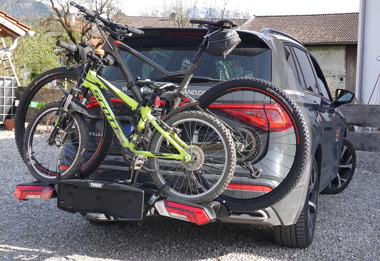 Testbericht – Thule Epos: 7 Gründe, warum der neue Fahrradträger für die Anhängerkupplung wirklich begeistert!