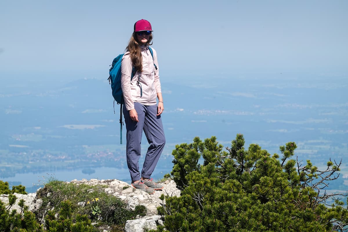 Testbericht – Jack Wolfskin Light Hiking Kollektion: Ultraleichte Wanderbekleidung ohne Kompromisse