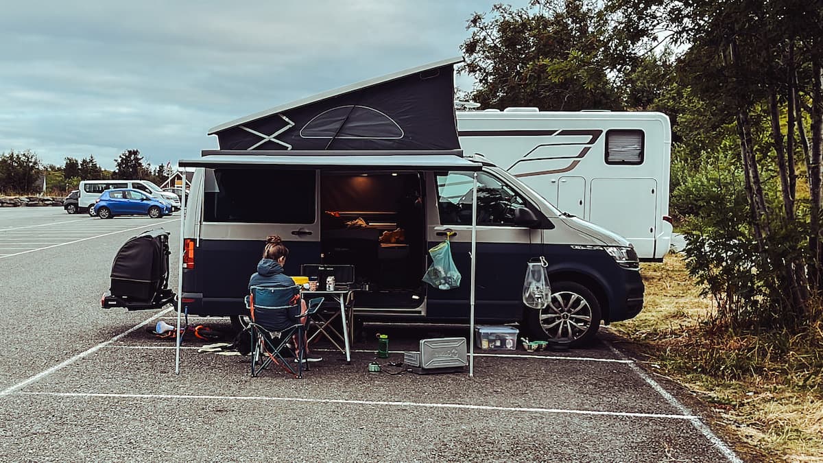 Testbericht – Thule BackSpace XT Cargo-Box: Einfach & praktisch – Heckbox für mehr Stauraum für den nächsten (Camping-)Urlaub