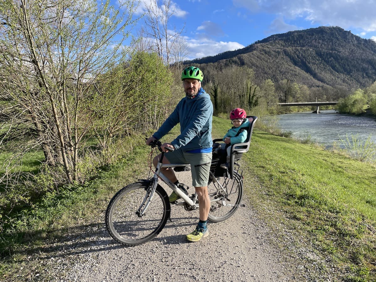 Testbericht - Thule RideAlong 2: Neigbarer und komfortabler Kinderfahrradsitz für ausgedehnte Radltouren