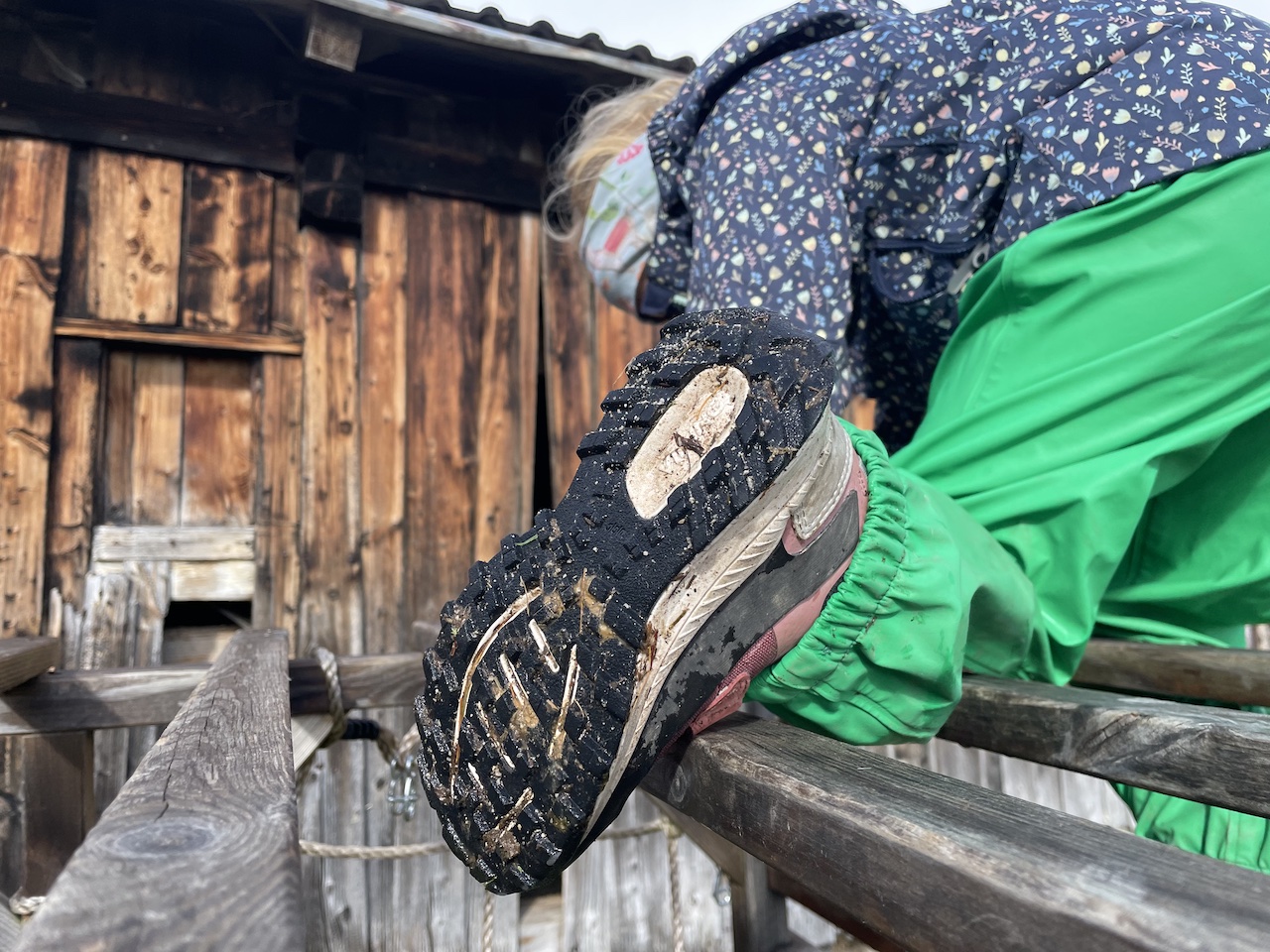 Testbericht - Viking Kinderschuhe mit GORE-TEX®: Wasserdichtes Schuhwerk für trockene Kinderfüße in der Übergangszeit