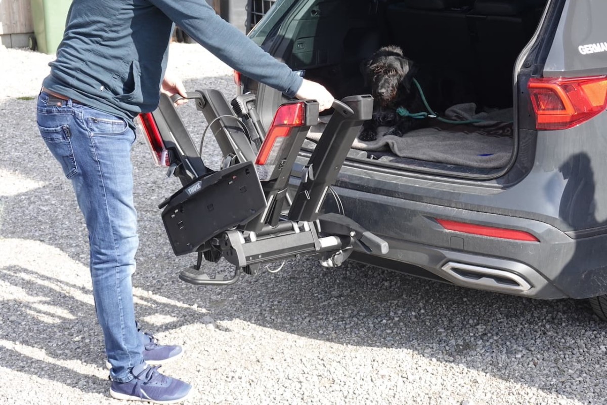 Testbericht – Thule Epos: 7 Gründe, warum der neue Fahrradträger für die Anhängerkupplung wirklich begeistert!