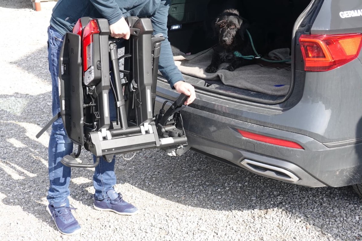 Testbericht – Thule Epos: 7 Gründe, warum der neue Fahrradträger für die Anhängerkupplung wirklich begeistert!