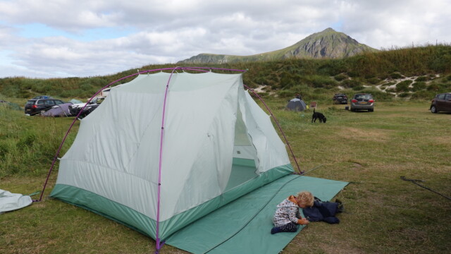 Testbericht – Mountain Hardwear Bridger: Geräumiges Zelt für den Camping-Einsatz in 3 Jahreszeiten